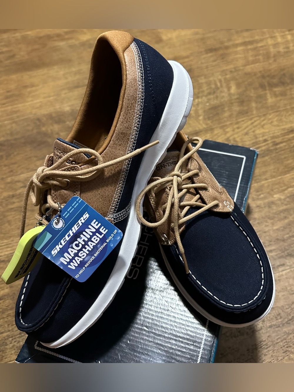 WOMENS SKECHERS GO WALK LITE BOAT SHOES